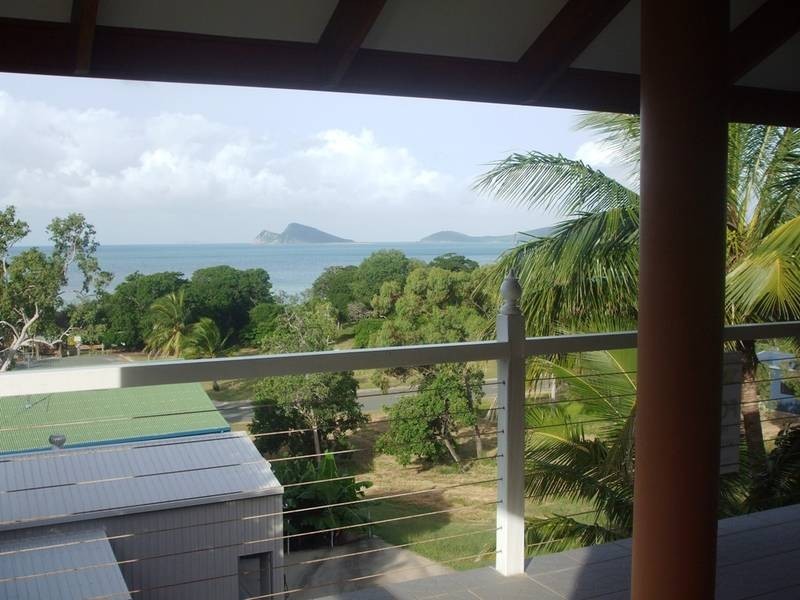 15 Roseric Crescent, Hideaway Bay QLD 4800