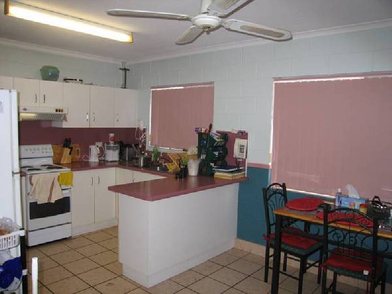 3 Eshelby Drive, Cannonvale QLD 4802