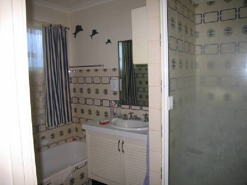 9 Manooka Drive, Cannonvale QLD 4802