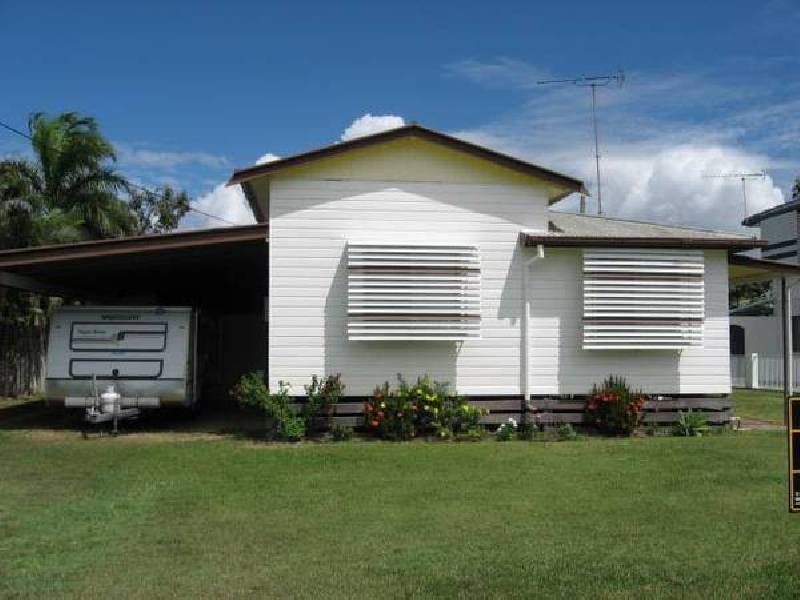 17 Gilbert Street, Bowen QLD 4805