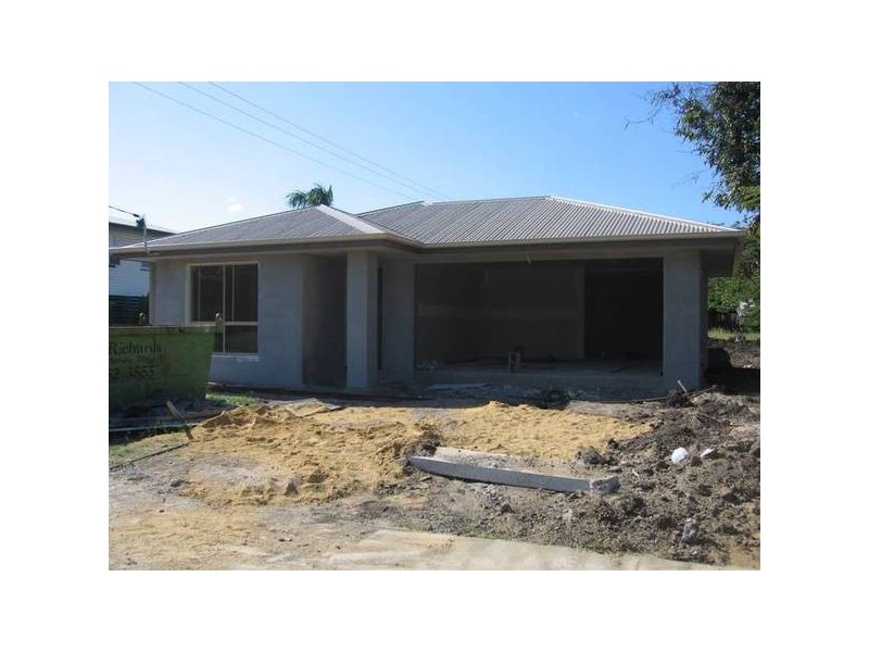 14 Anzac Road, Proserpine QLD 4800