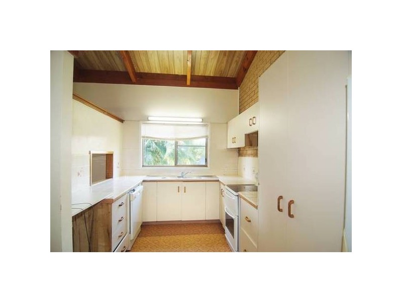 24 Usher Road, Cannonvale QLD 4802