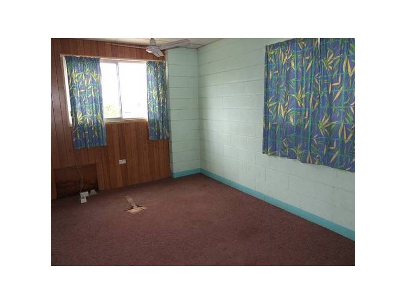 6 Main Street, Proserpine QLD 4800
