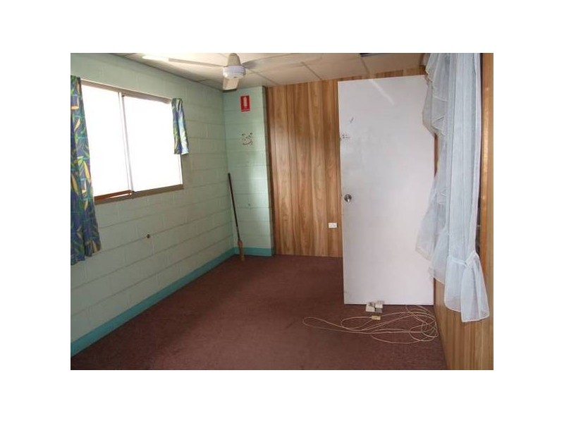 6 Main Street, Proserpine QLD 4800