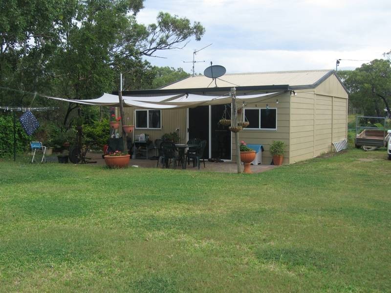 38 Whyte Avenue, Brisk Bay QLD 4805