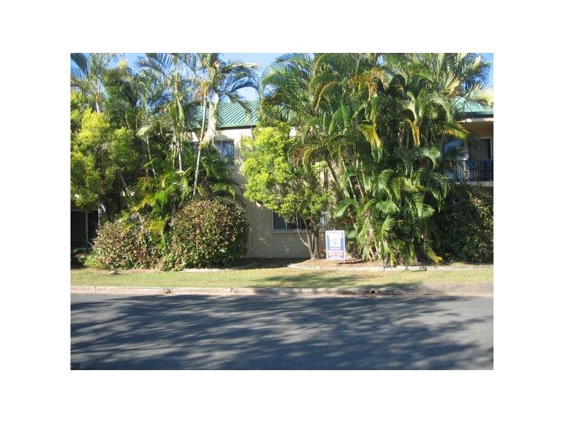 3/2 Robert, Proserpine QLD 4800