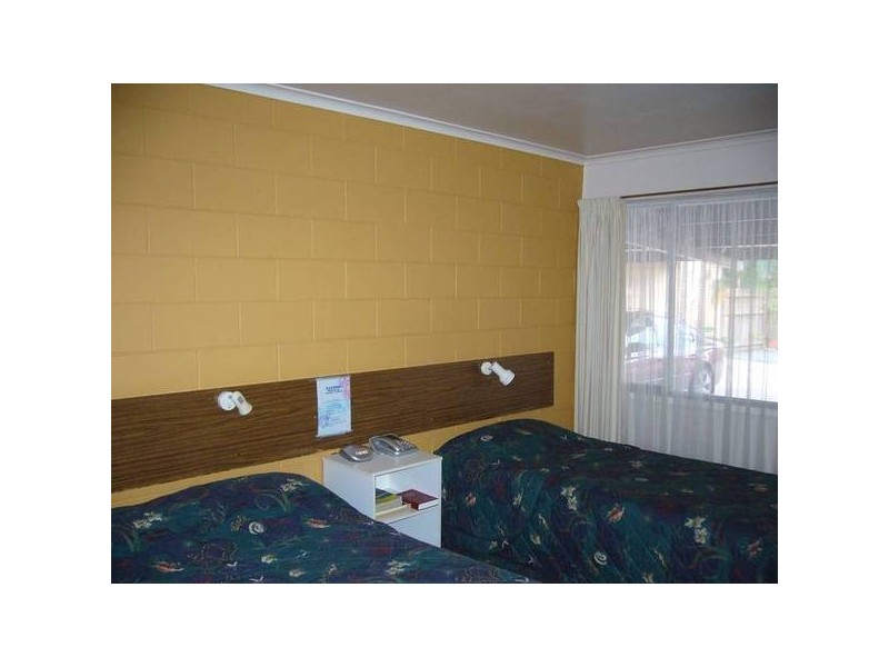 156 Main Street, Proserpine QLD 4800