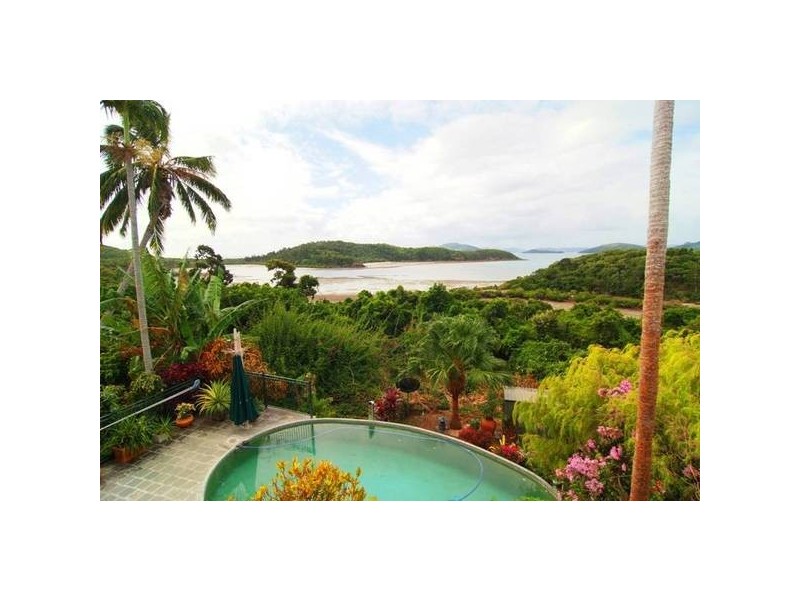15 Warrain Street, Airlie Beach QLD 4802
