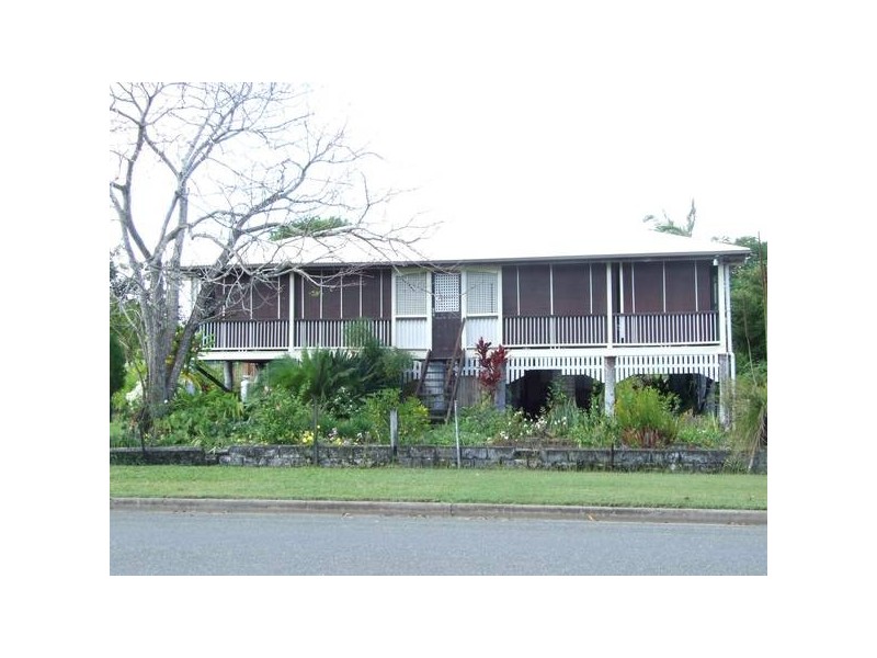 17 Ann Street, Proserpine QLD 4800