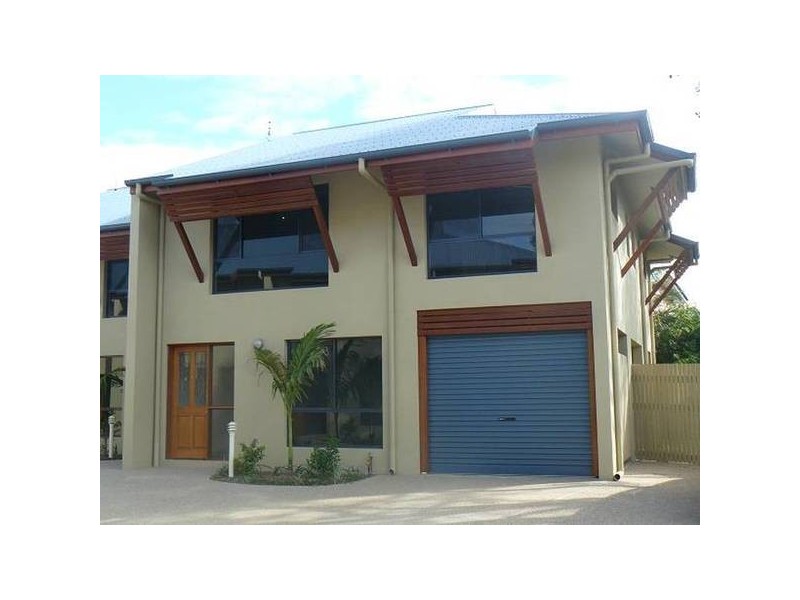 16 Marathon, Proserpine QLD 4800