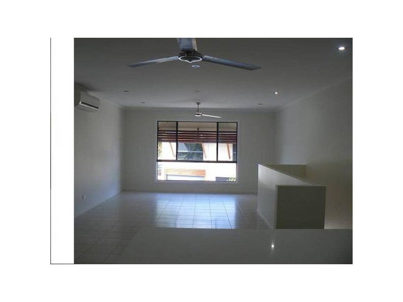 16 Marathon, Proserpine QLD 4800