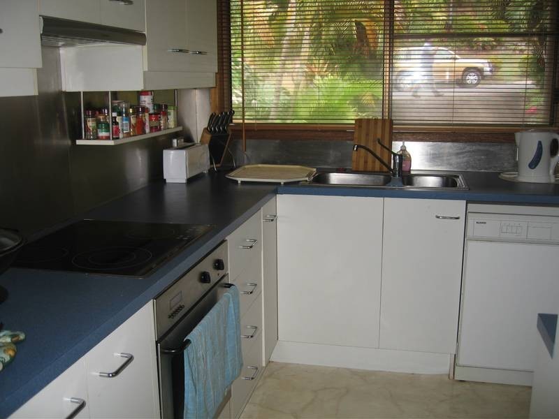 6 Country Road, Cannonvale QLD 4802
