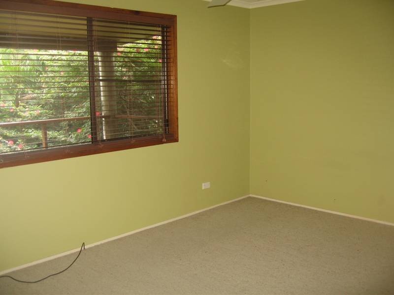 6 Country Road, Cannonvale QLD 4802