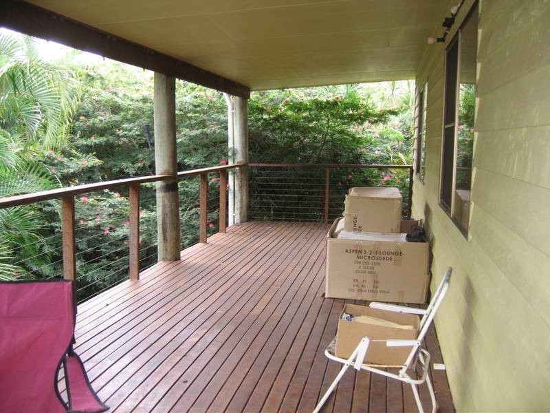 6 Country Road, Cannonvale QLD 4802