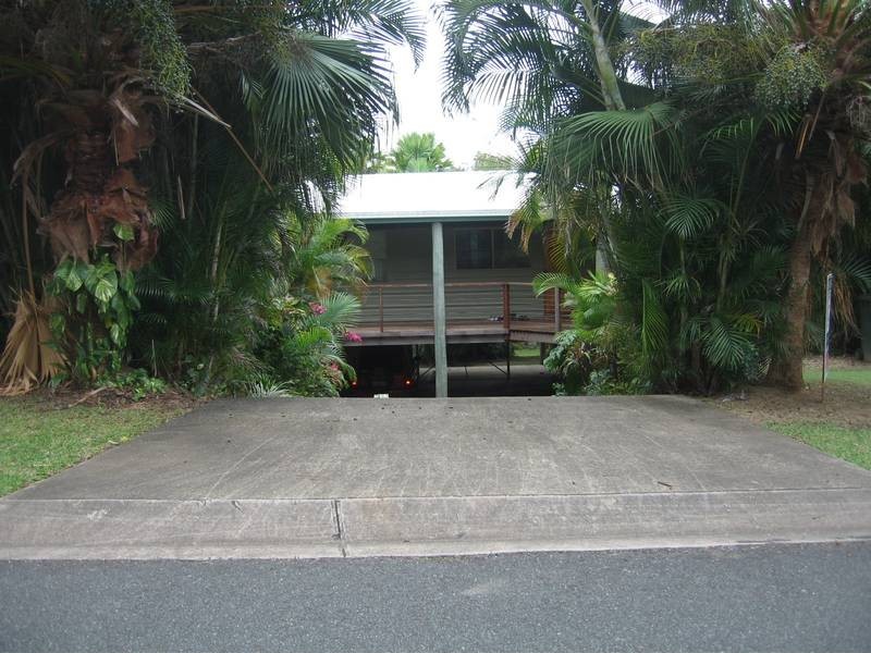 6 Country Road, Cannonvale QLD 4802