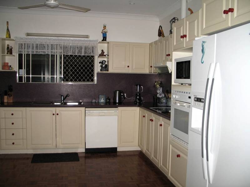 34 Braithwaite Crescent, Cannonvale QLD 4802