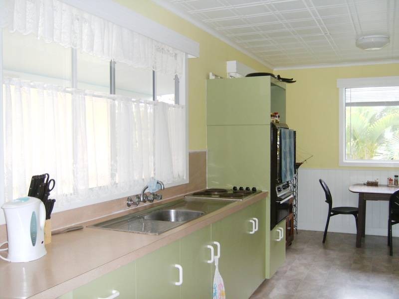 2 Burton Street, Midge Point QLD 4799