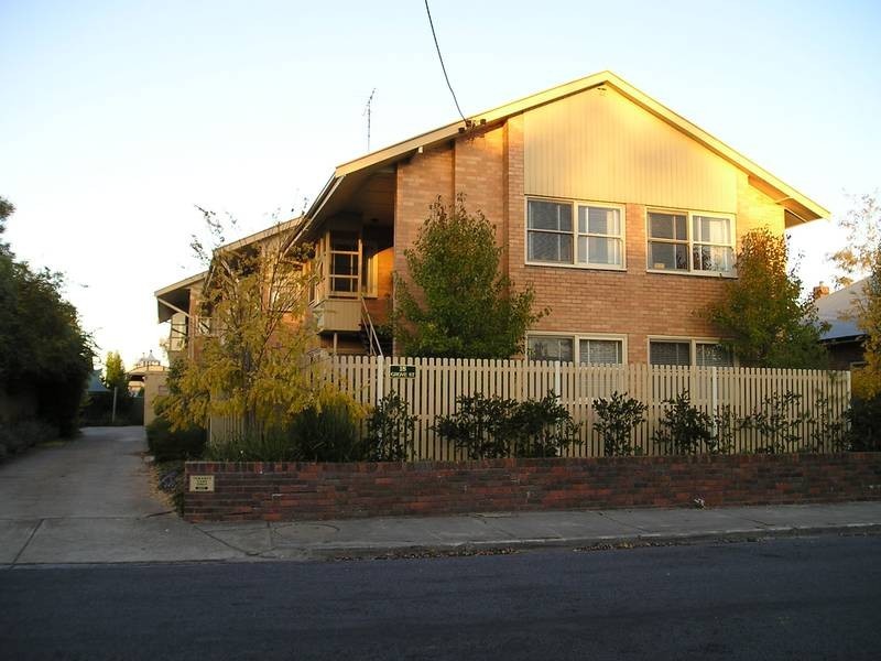 4/18 Grove Street, Lake Wendouree VIC 3350