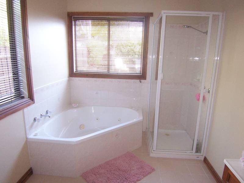 Ballarat East VIC 3350