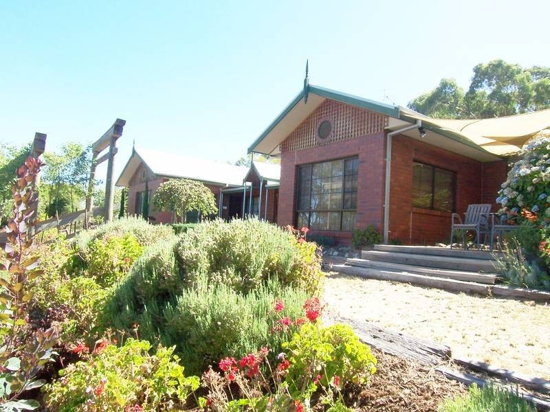 901-903 Cathcart Street, Buninyong VIC 3357