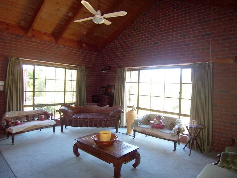 901-903 Cathcart Street, Buninyong VIC 3357