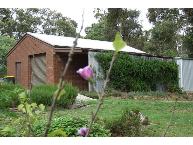 2 Easons Road, Buninyong VIC 3357