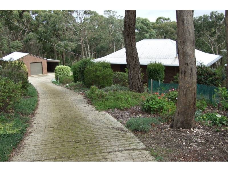 2 Easons Road, Buninyong VIC 3357