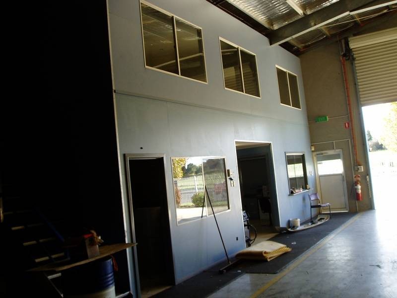 . Winter st, Delacombe VIC 3356