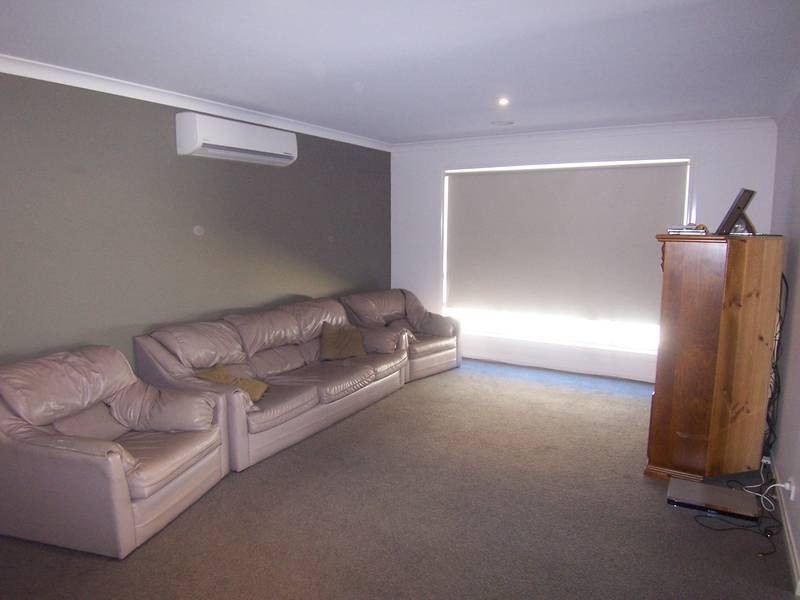 87 Mc Nulty Drive, Wendouree VIC 3355