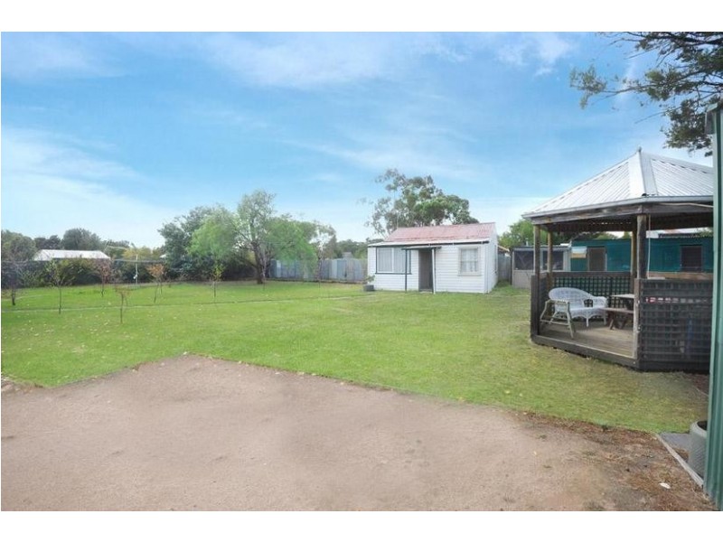 8 Johnson Street, Skipton VIC 3361