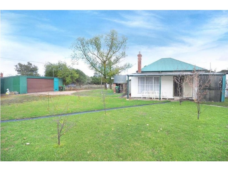8 Johnson Street, Skipton VIC 3361