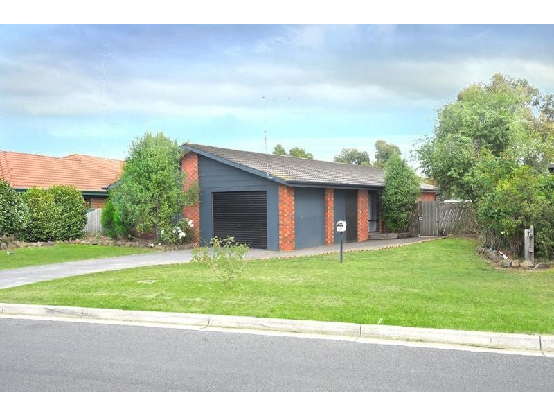 10 Warrina Drive, Delacombe VIC 3356