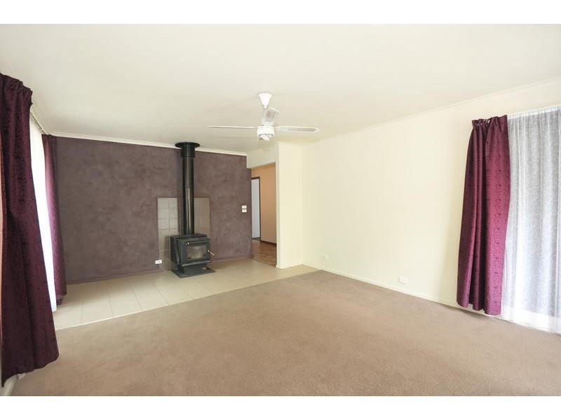 10 Warrina Drive, Delacombe VIC 3356