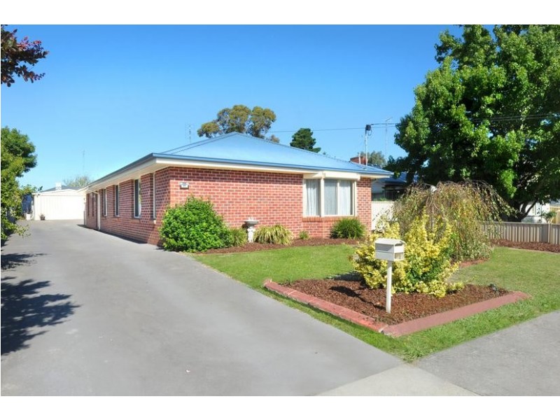 93 Rowlands Street, Sebastopol VIC 3356