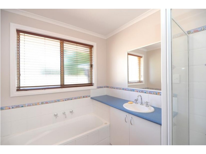 93 Rowlands Street, Sebastopol VIC 3356