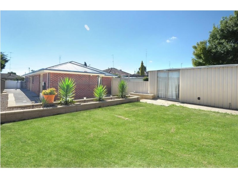 93 Rowlands Street, Sebastopol VIC 3356