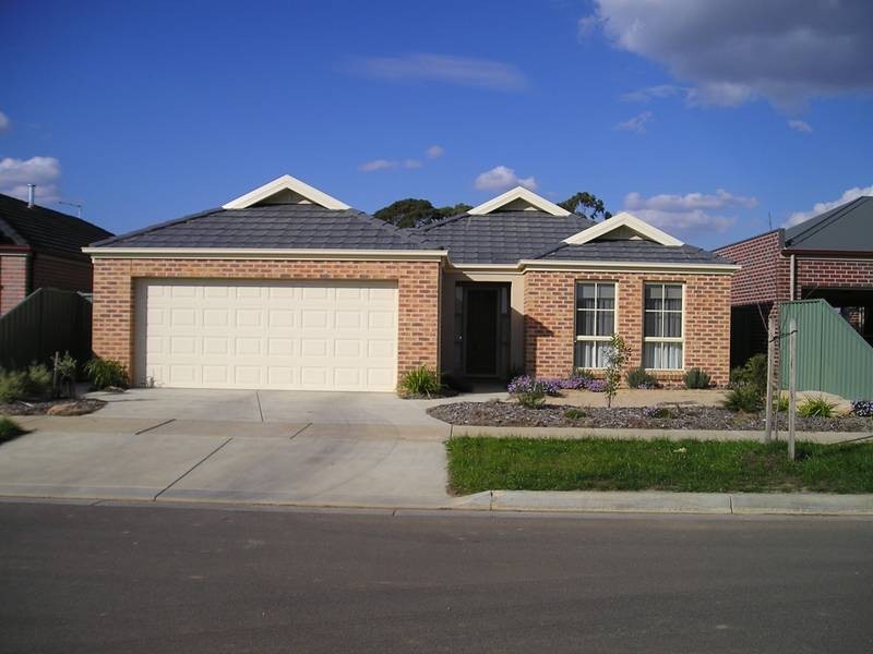 30 Somerset Avenue, Lake Gardens VIC 3355