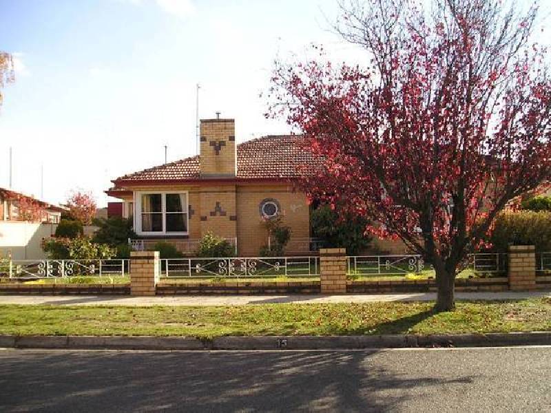 15 Grandview Grove, Wendouree VIC 3355