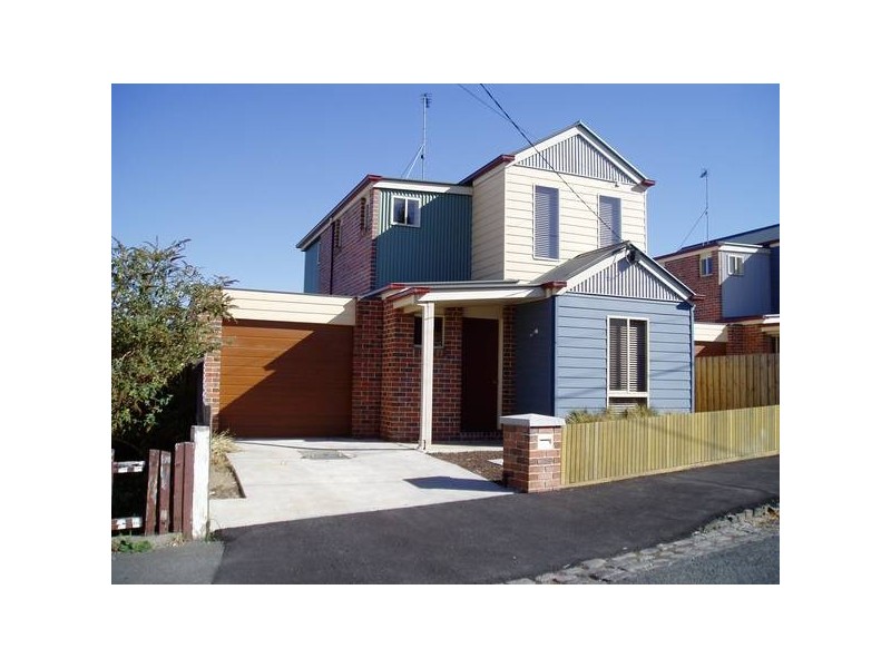 1/11 Little Clyde Street, Soldiers Hill VIC 3350