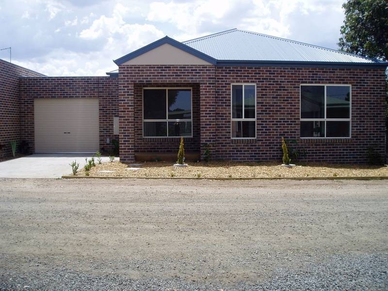 6 Bartley Avenue, Canadian VIC 3350