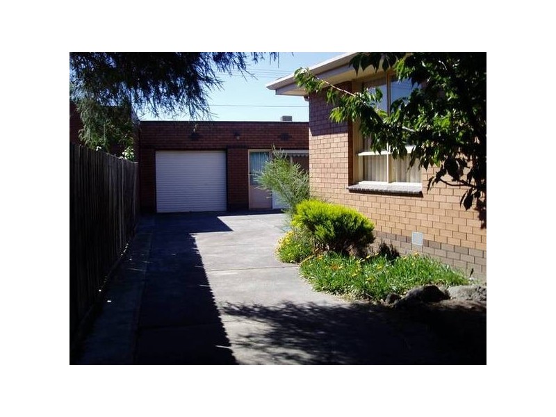 8 Pevensy Street, Wendouree VIC 3355