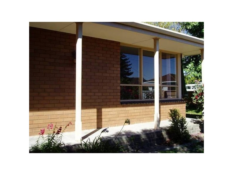 8 Pevensy Street, Wendouree VIC 3355