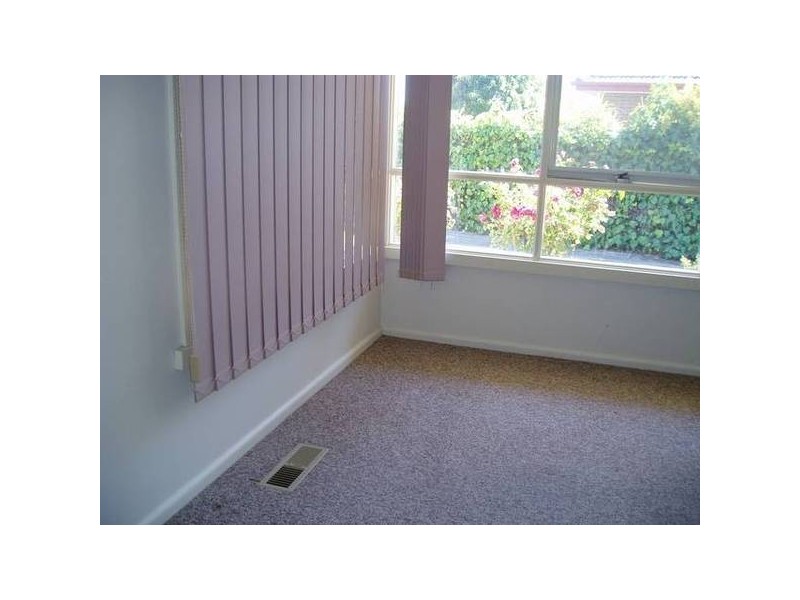 8 Pevensy Street, Wendouree VIC 3355