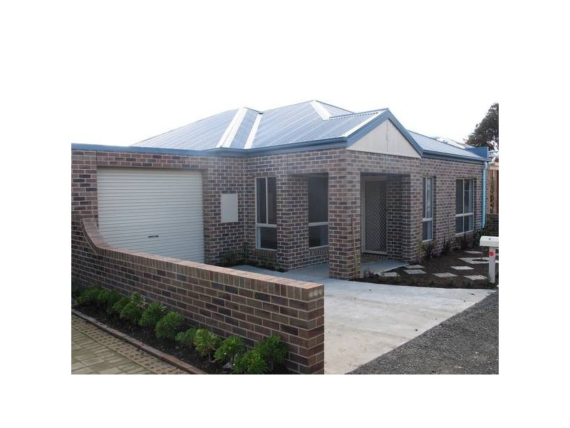 8 Bartley Avenue, Canadian VIC 3350