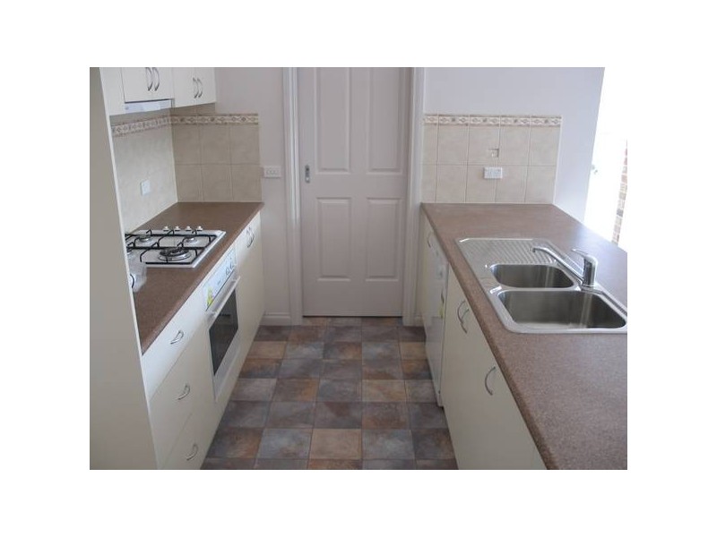 8 Bartley Avenue, Canadian VIC 3350