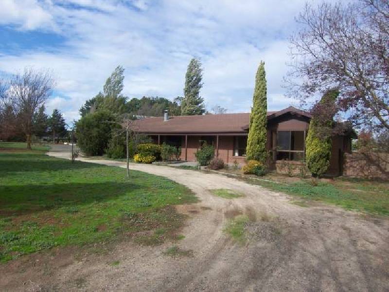 74 Sharpes Road, Miners Rest VIC 3352