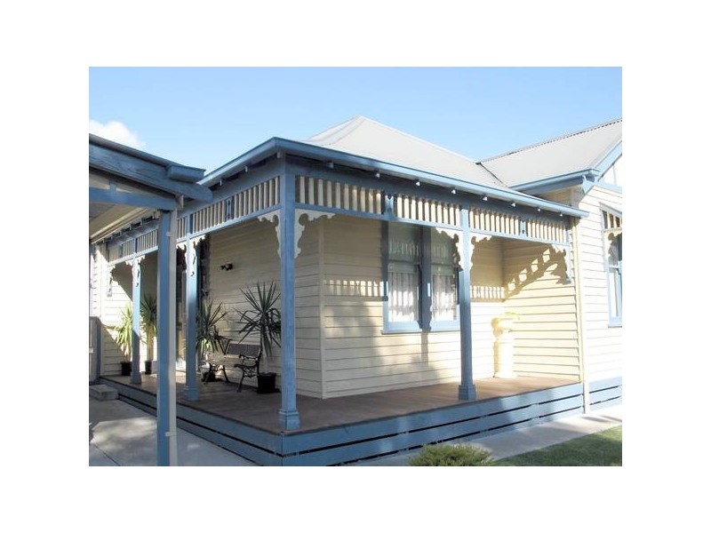 Finch Street, Brown Hill VIC 3350