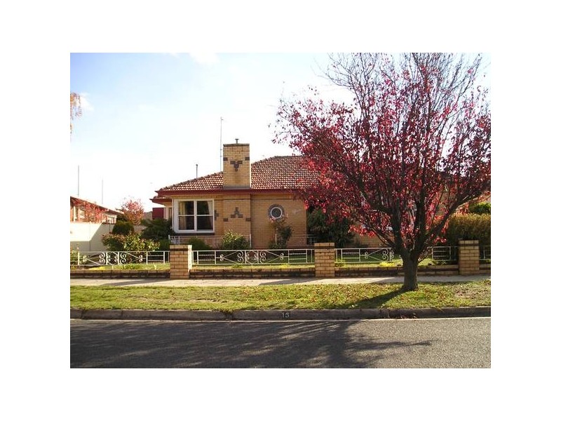 15 Grandview Grove, Wendouree VIC 3355