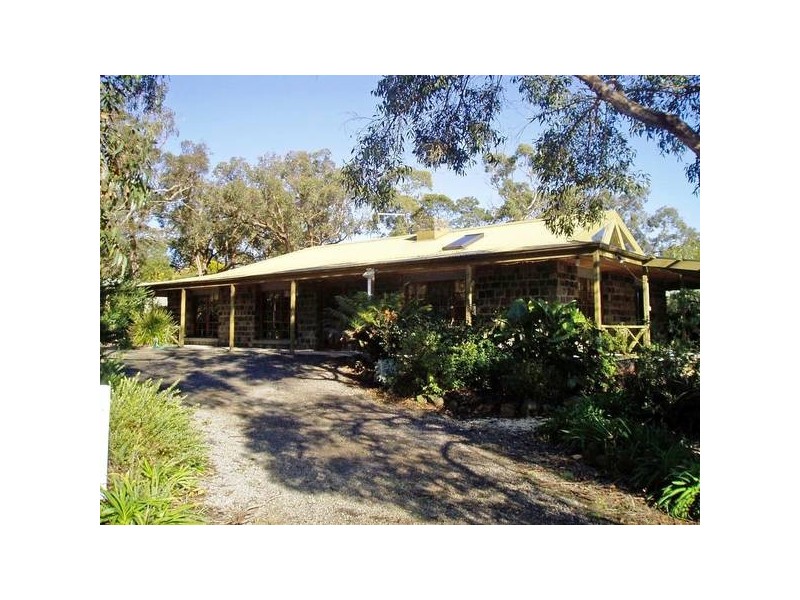 23 Stevenson Court, Haddon VIC 3351