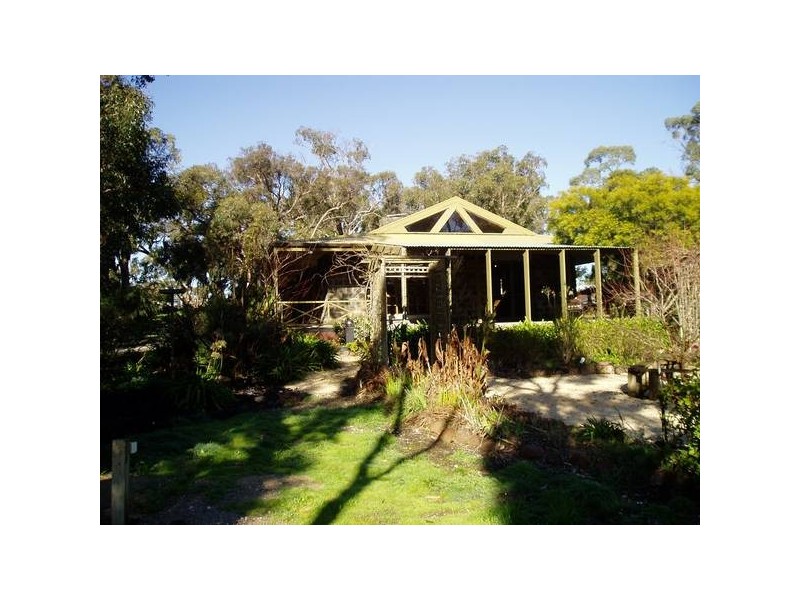 23 Stevenson Court, Haddon VIC 3351